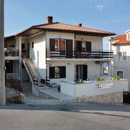 Apartments And Rooms With Parking Space Vrbnik, Krk - 5301 Екстериор снимка