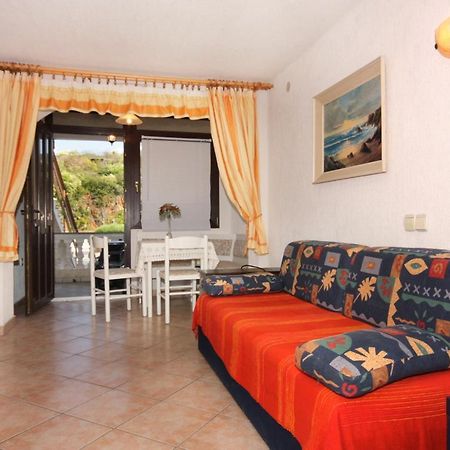 Apartments And Rooms With Parking Space Vrbnik, Krk - 5301 Екстериор снимка