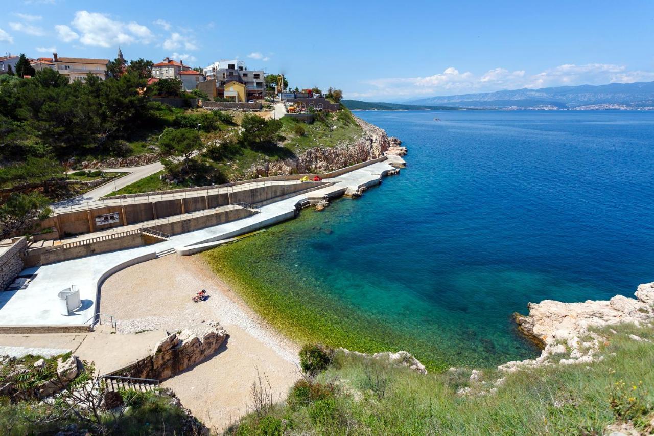 Apartments And Rooms With Parking Space Vrbnik, Krk - 5301 Екстериор снимка