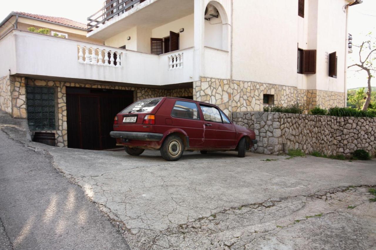 Apartments And Rooms With Parking Space Vrbnik, Krk - 5301 Екстериор снимка