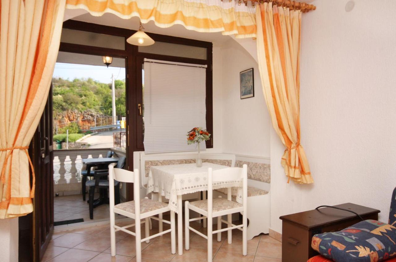 Apartments And Rooms With Parking Space Vrbnik, Krk - 5301 Екстериор снимка